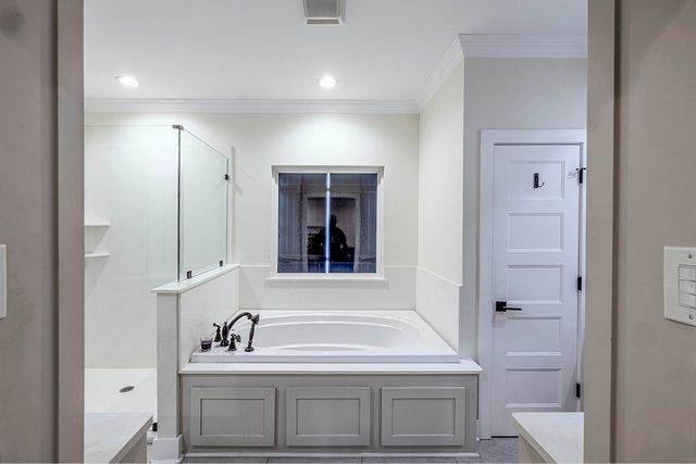 174 Bayou Lafourche Drive, Thibodaux, LA 70301