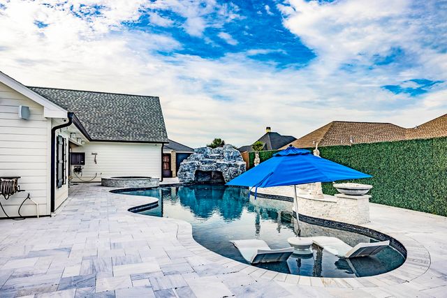 174 Bayou Lafourche Drive, Thibodaux, LA 70301