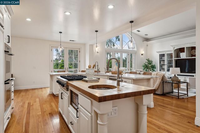 612 Sugarloaf Ct, Walnut Creek, CA 94596