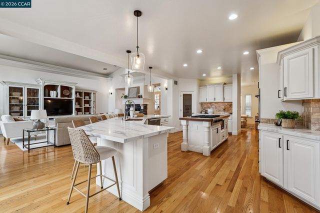 612 Sugarloaf Ct, Walnut Creek, CA 94596