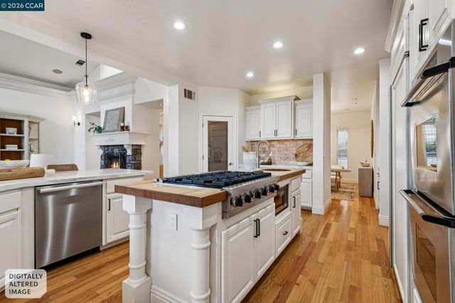 612 Sugarloaf Ct, Walnut Creek, CA 94596