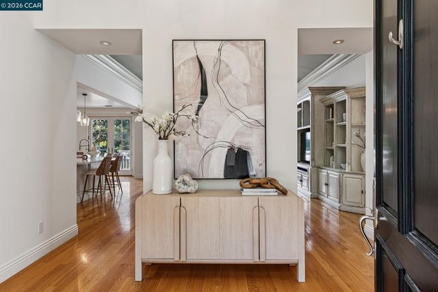 612 Sugarloaf Ct, Walnut Creek, CA 94596