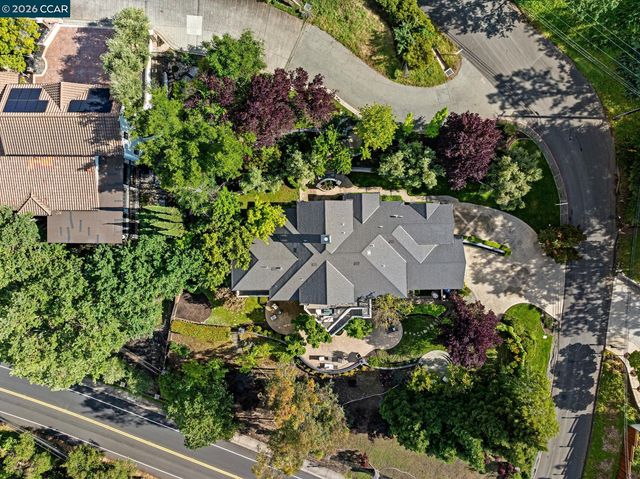 612 Sugarloaf Ct, Walnut Creek, CA 94596