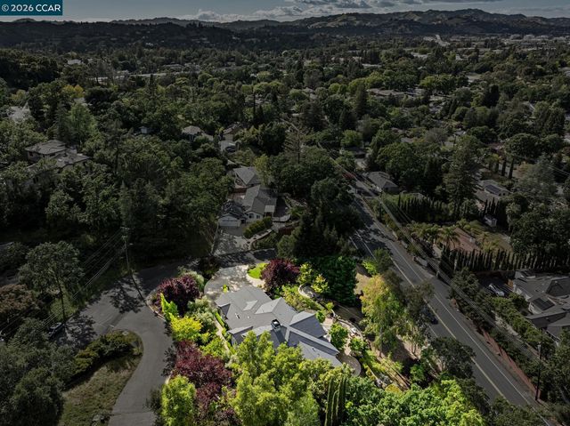 612 Sugarloaf Ct, Walnut Creek, CA 94596