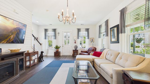 2012 Codorus Lane, Hanahan, SC 29410