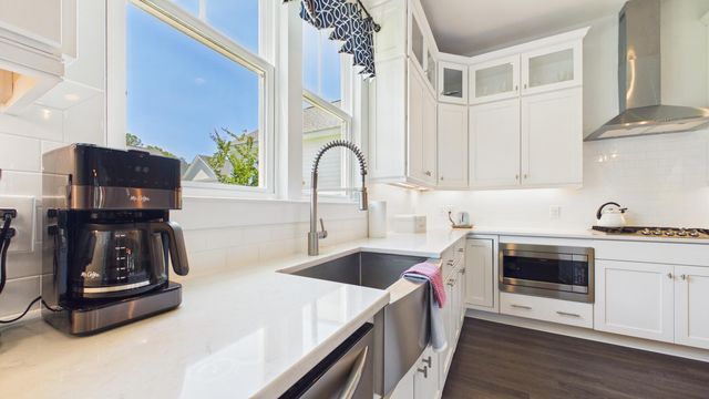 2012 Codorus Lane, Hanahan, SC 29410