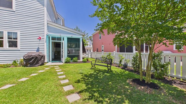 2012 Codorus Lane, Hanahan, SC 29410