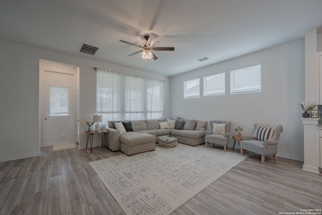 2909 Mindel St, New Braunfels, TX 78130
