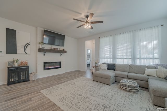 2909 Mindel St, New Braunfels, TX 78130