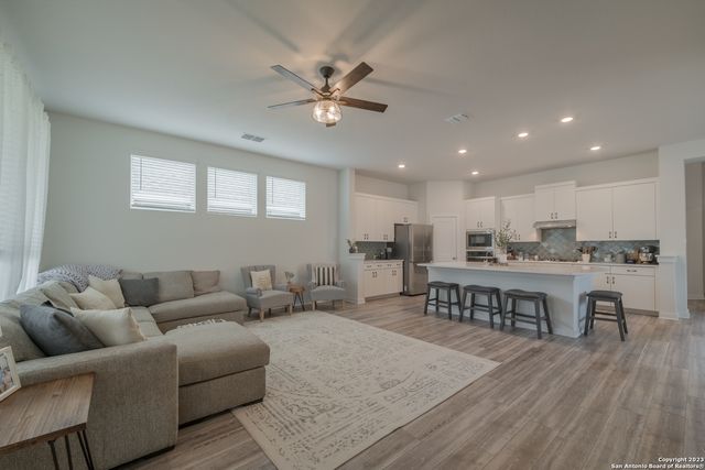 2909 Mindel St, New Braunfels, TX 78130