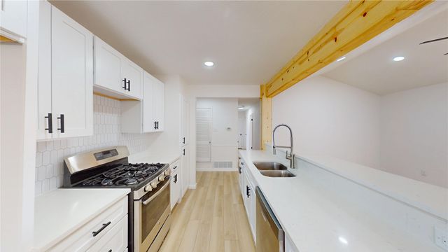 3220 Centennial Road, Forest Hill, TX 76119