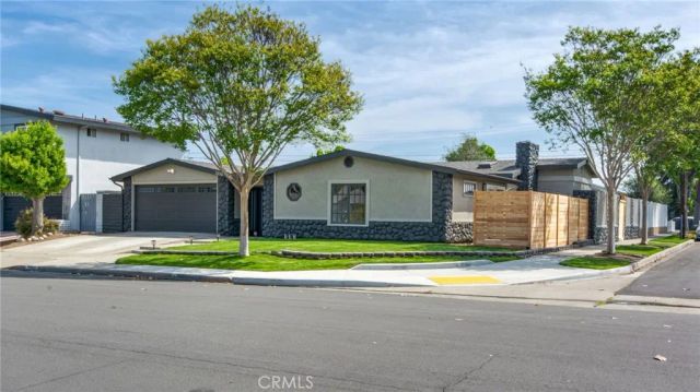 3230 Oregon, Costa Mesa, CA 92626