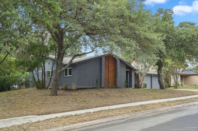 13334 Los Indios St., San Antonio, TX 78233