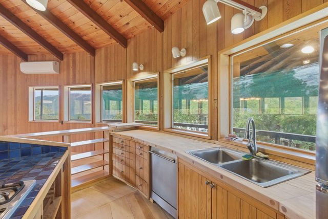 9595 Sterling Creek Road, Jacksonville, OR 97530