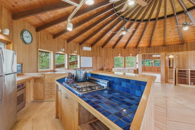 9595 Sterling Creek Road, Jacksonville, OR 97530