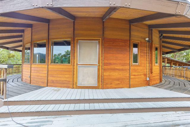 9595 Sterling Creek Road, Jacksonville, OR 97530
