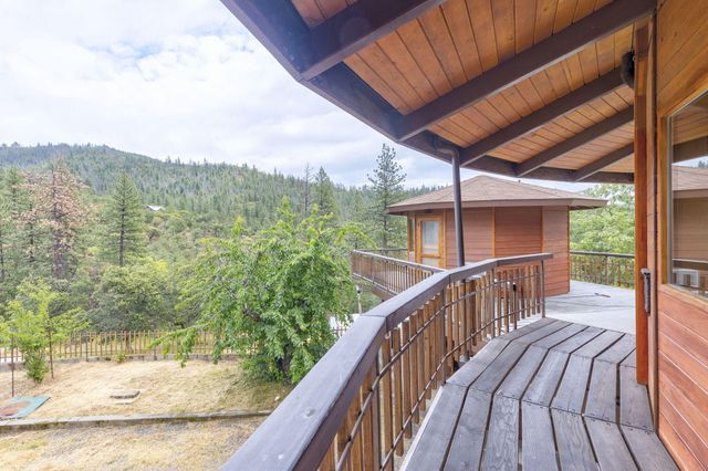 9595 Sterling Creek Road, Jacksonville, OR 97530