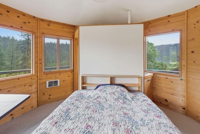 9595 Sterling Creek Road, Jacksonville, OR 97530