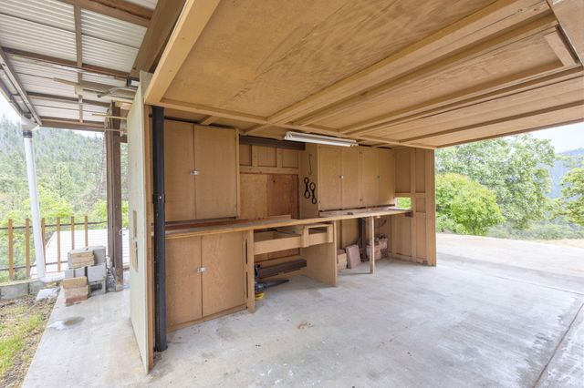 9595 Sterling Creek Road, Jacksonville, OR 97530