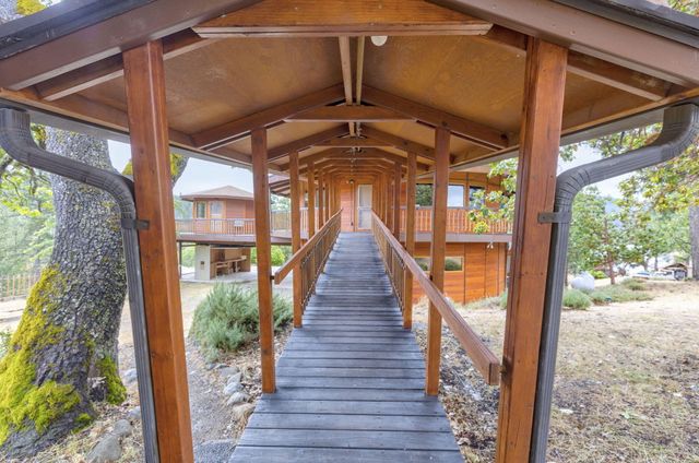 9595 Sterling Creek Road, Jacksonville, OR 97530