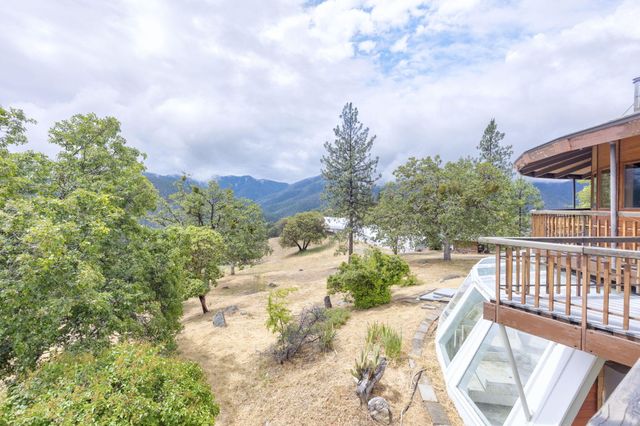 9595 Sterling Creek Road, Jacksonville, OR 97530