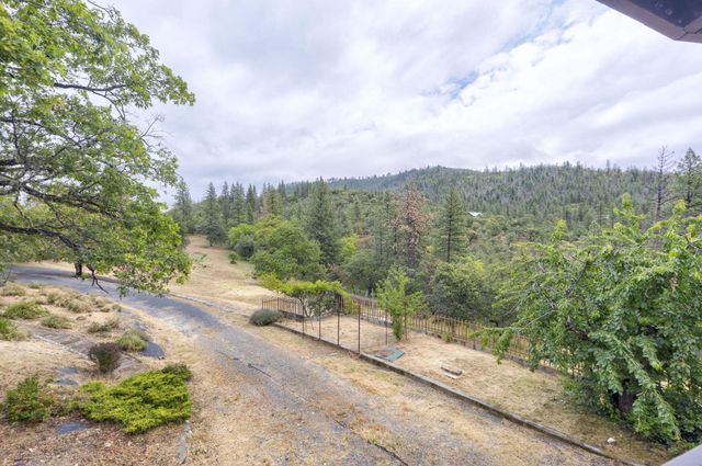 9595 Sterling Creek Road, Jacksonville, OR 97530