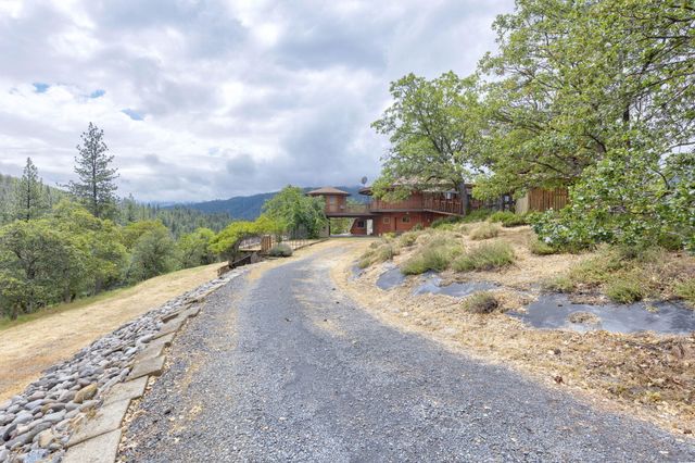 9595 Sterling Creek Road, Jacksonville, OR 97530
