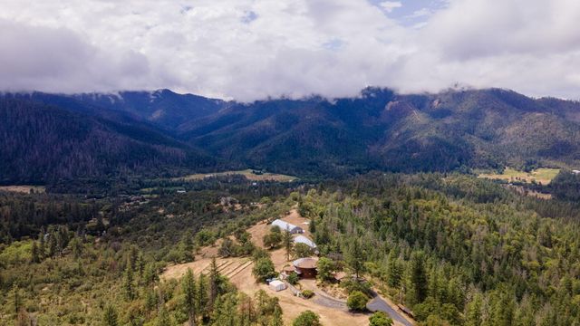 9595 Sterling Creek Road, Jacksonville, OR 97530