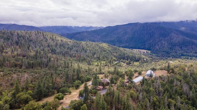 9595 Sterling Creek Road, Jacksonville, OR 97530