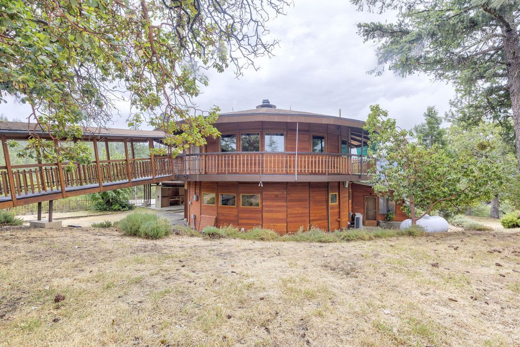 9595 Sterling Creek Road, Jacksonville, OR 97530