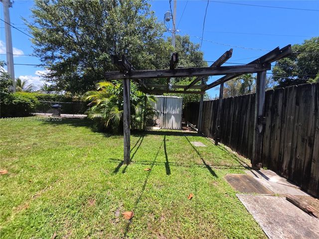 1215 NE 182nd St, North Miami Beach, FL 33162