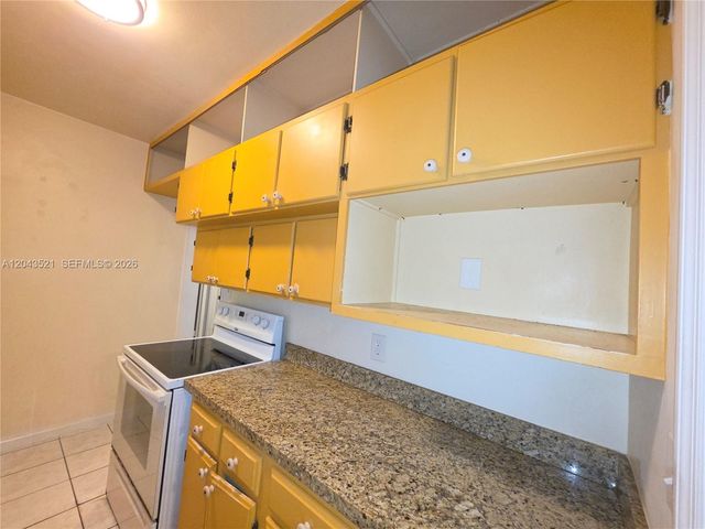 1215 NE 182nd St, North Miami Beach, FL 33162