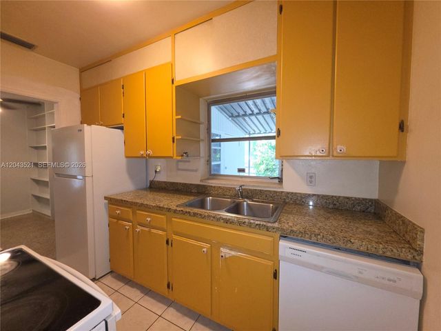 1215 NE 182nd St, North Miami Beach, FL 33162