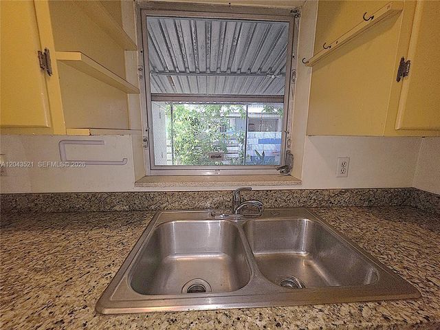 1215 NE 182nd St, North Miami Beach, FL 33162