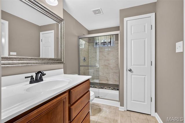 3200 Bentwater Place, St Charles, MO 63301