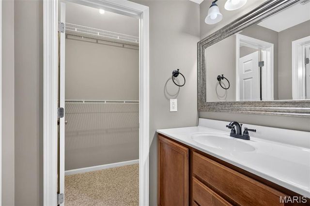3200 Bentwater Place, St Charles, MO 63301