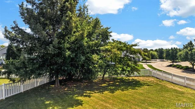 3200 Bentwater Place, St Charles, MO 63301
