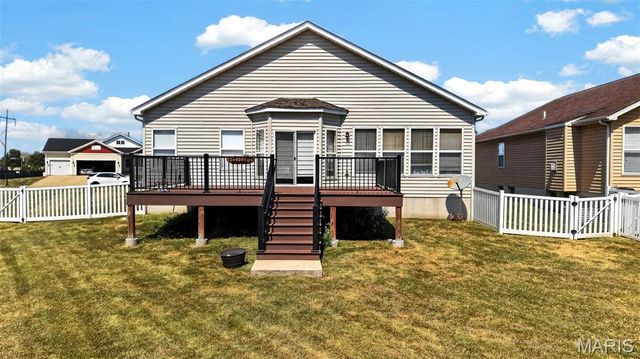 3200 Bentwater Place, St Charles, MO 63301