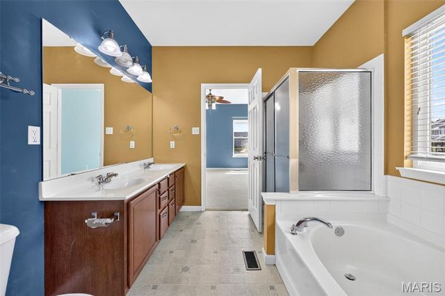 3200 Bentwater Place, St Charles, MO 63301