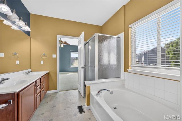 3200 Bentwater Place, St Charles, MO 63301