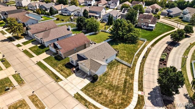 3200 Bentwater Place, St Charles, MO 63301