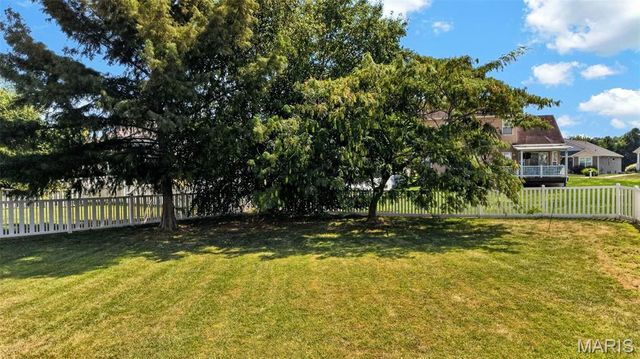 3200 Bentwater Place, St Charles, MO 63301