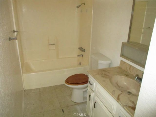 560 W 10th Street, Perris, CA 92570