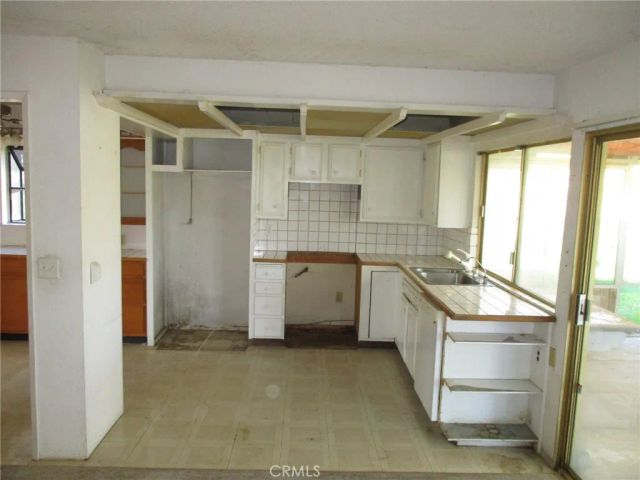 560 W 10th Street, Perris, CA 92570