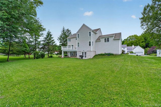 4 Bayberry Lane, Poughkeepsie, NY 12603