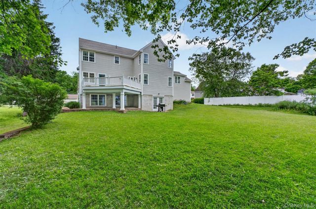 4 Bayberry Lane, Poughkeepsie, NY 12603