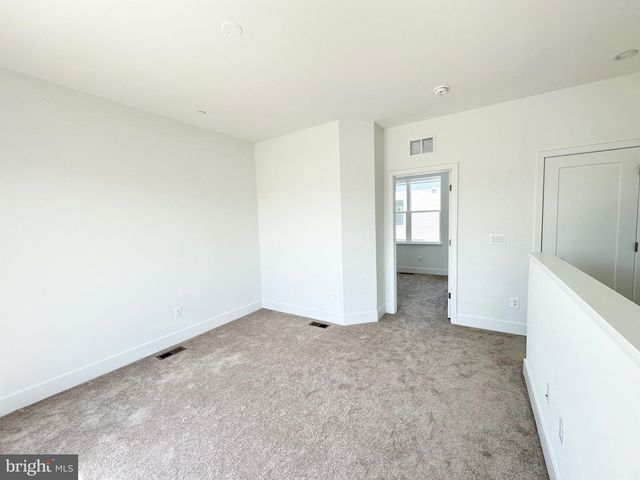 2081 TYSONS RIDGELINE RD, Falls Church, VA 22043