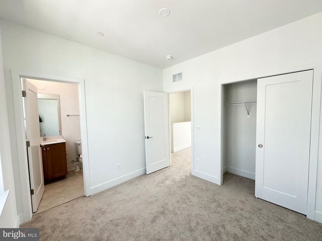 2081 TYSONS RIDGELINE RD, Falls Church, VA 22043