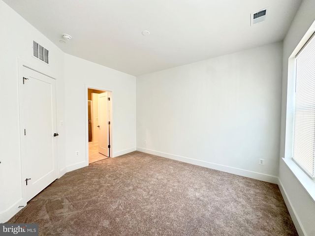 2081 TYSONS RIDGELINE RD, Falls Church, VA 22043