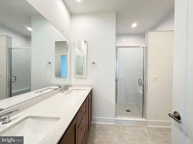 2081 TYSONS RIDGELINE RD, Falls Church, VA 22043